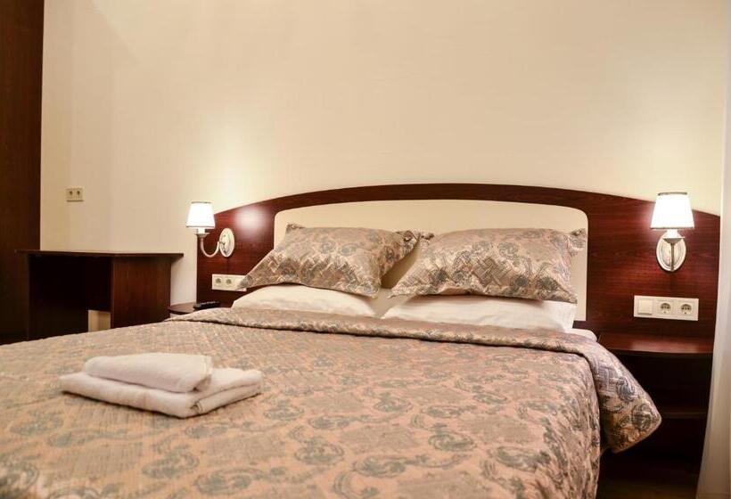 سوئیت با بالکن, Apartment Nr. 8