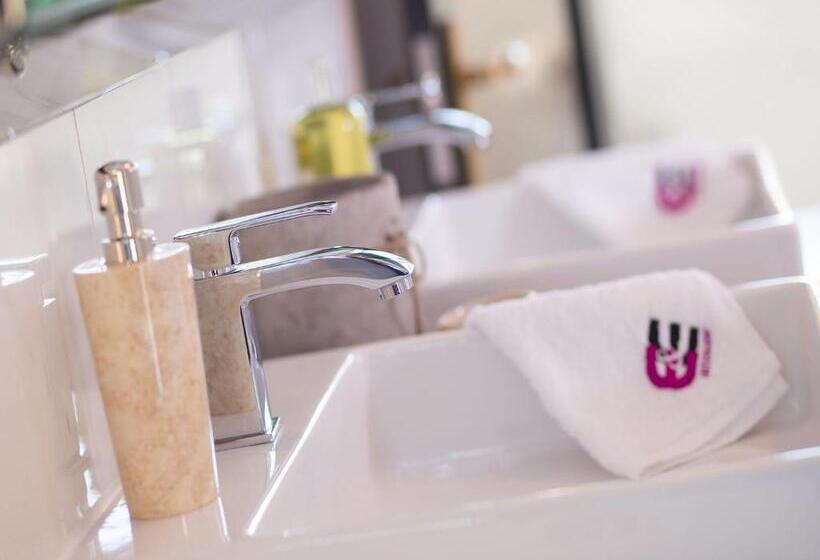 سوییت اجرایی, Elegant & Exclusive Boutique Guesthouse