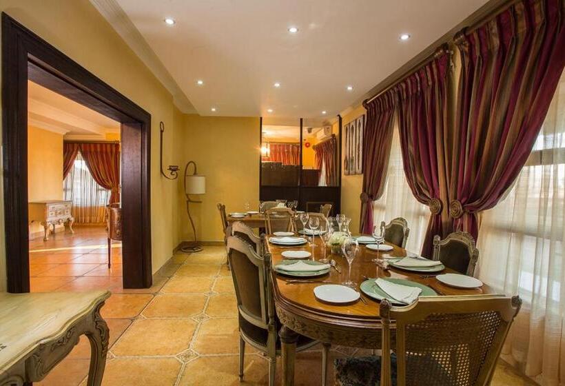 Deluxe Suite King Bed, Elegant & Exclusive Boutique Guesthouse