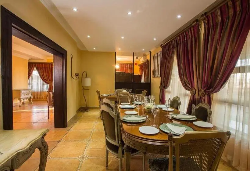 Deluxe Suite King Bed, Elegant & Exclusive Boutique Guesthouse