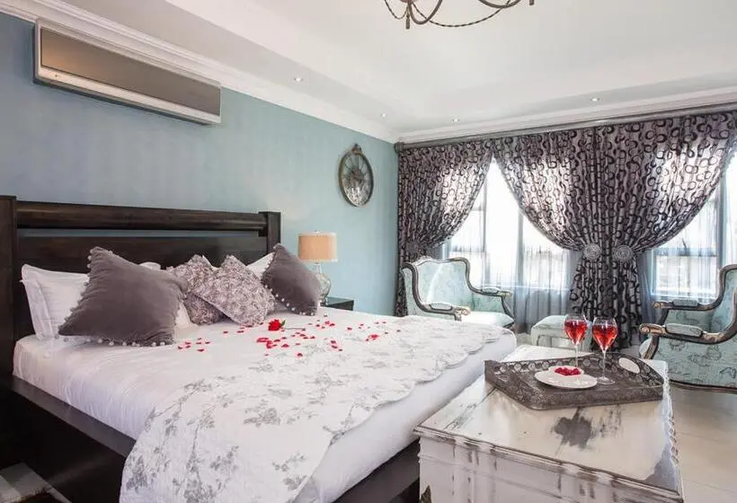 Deluxe Suite King Bed, Elegant & Exclusive Boutique Guesthouse