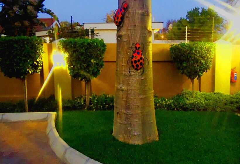 سوییت, Elegant & Exclusive Boutique Guesthouse