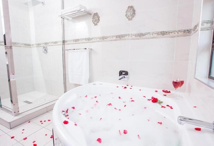 استودیوی استاندارد, Elegant & Exclusive Boutique Guesthouse