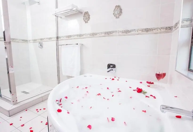 استودیوی استاندارد, Elegant & Exclusive Boutique Guesthouse