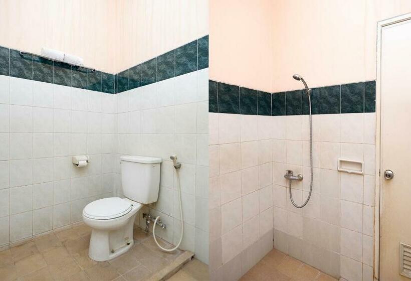 디럭스 룸, Oyo 2495 Wijaya