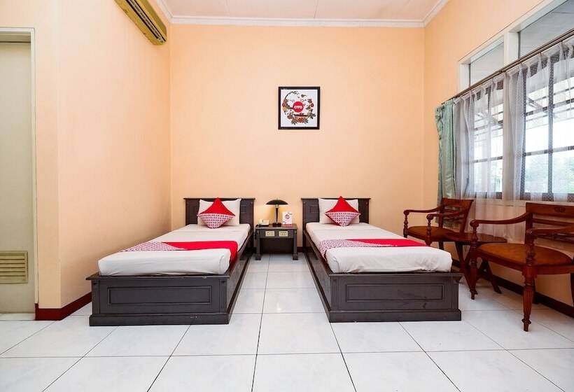 디럭스 룸, Oyo 2495 Wijaya