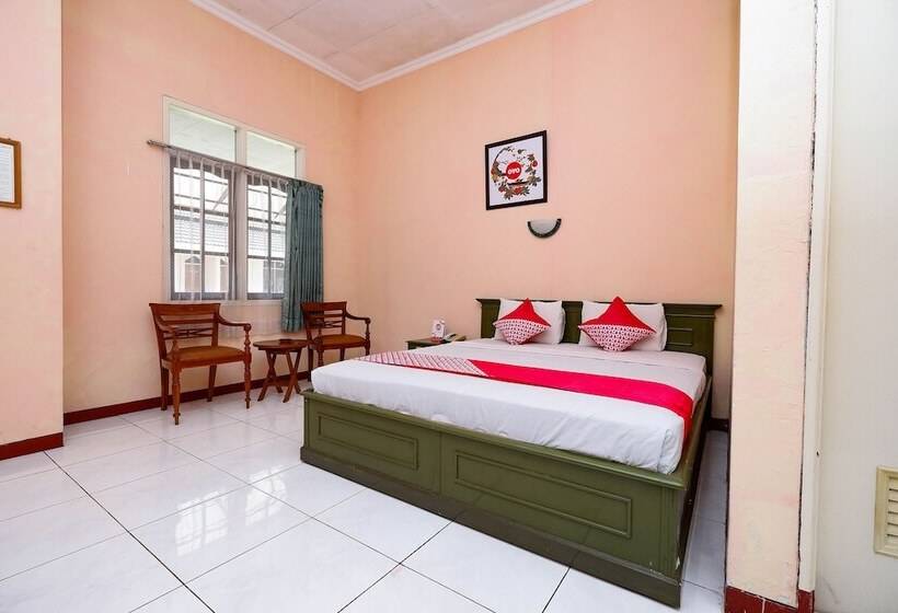 디럭스 룸, Oyo 2495 Wijaya