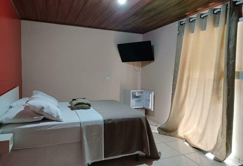 套房带泳池景, Pousada X