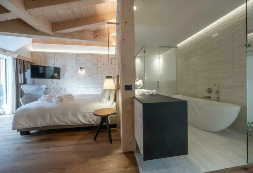 سوییت جونیور لوکس, Ciampedie Luxury Alpine Spa