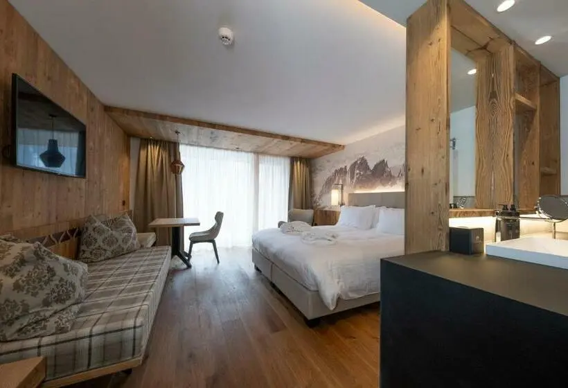 سوئیت جونیور با چشمانداز کوهستان, Ciampedie Luxury Alpine Spa