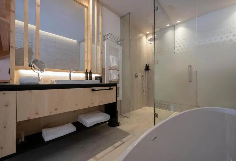 سوییت جونیور لوکس, Ciampedie Luxury Alpine Spa