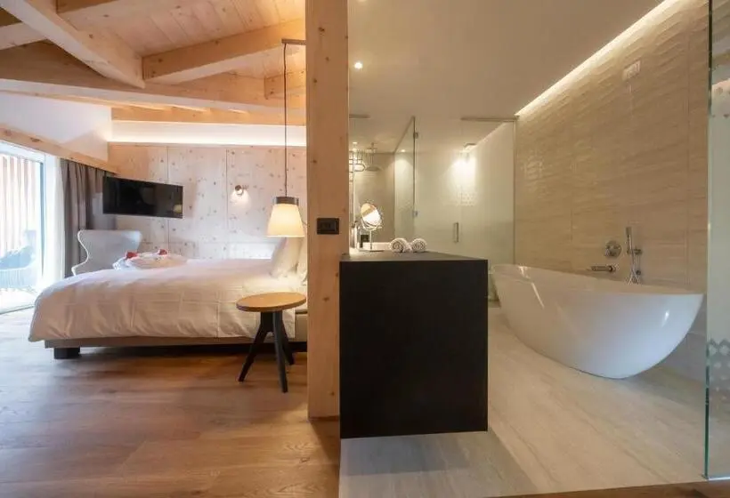 سوییت جونیور لوکس, Ciampedie Luxury Alpine Spa