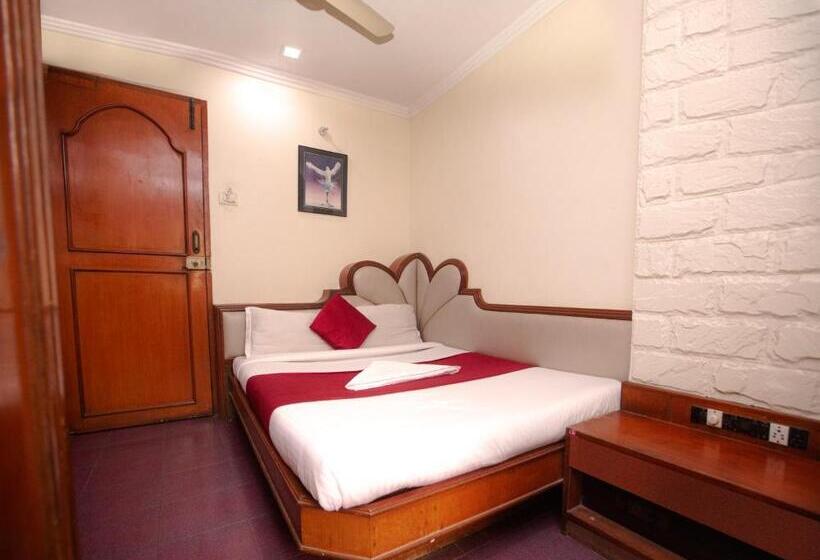 اتاق استاندارد با سرویس بهداشتی مشترک, Platinum Residency Colaba