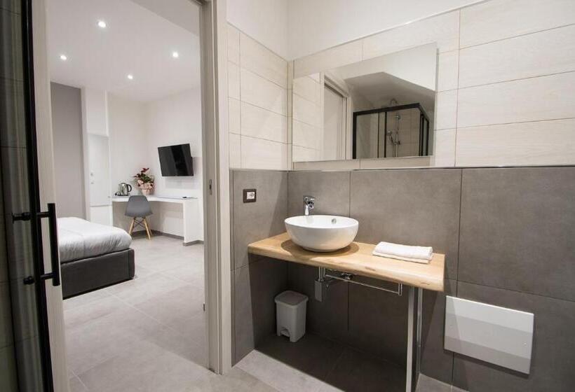 غرفة قياسية, Barrile's