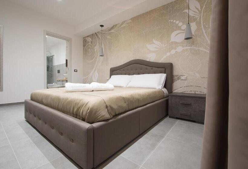 غرفة سوبيريور, Barrile's