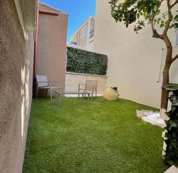 غرفة قياسية رباعية, Barrile's