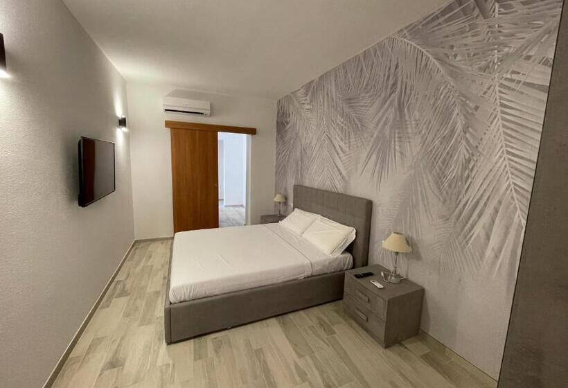 غرفة قياسية رباعية, Barrile's