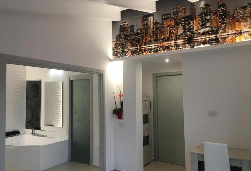 جناح ديلوكس, Barrile's