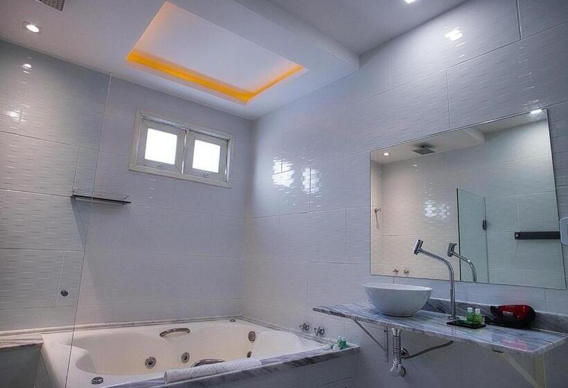 سوئیت با وان آب گرم, Pousada De Itaipava