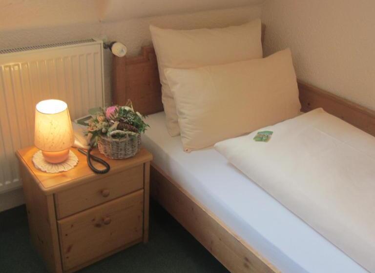 Standard Enkelrum, Angermeier Garni