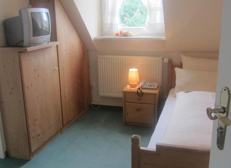 Standard Enkelrum, Angermeier Garni