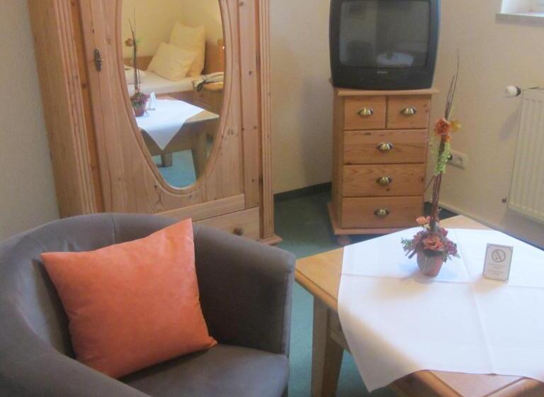 Standard Enkelrum, Angermeier Garni