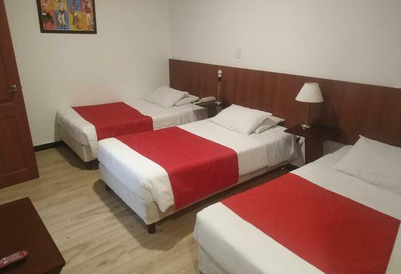 חדר סטנדרט לשלושה, Plaza Mayor