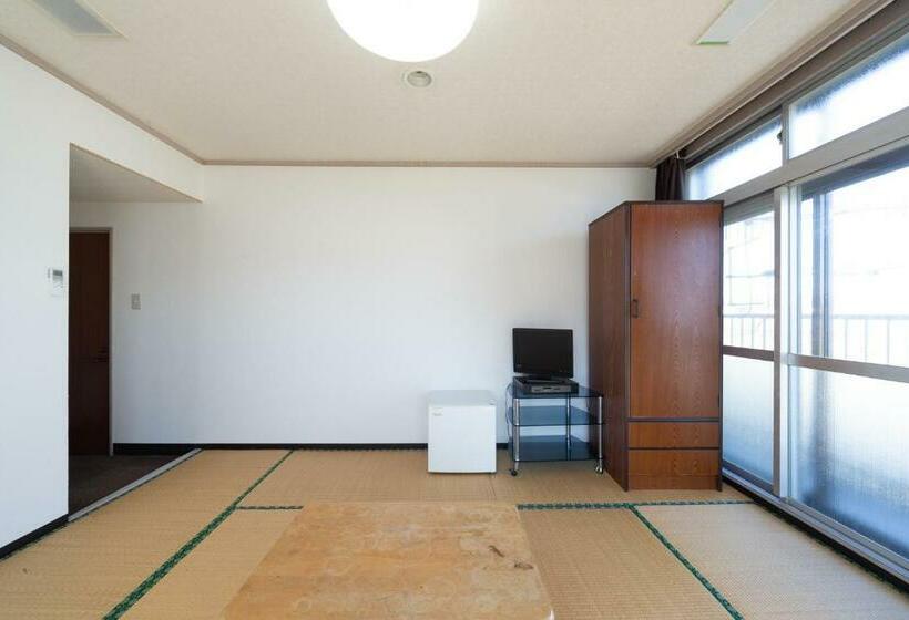 غرفة قياسية ثلاثية, Tsuru Sendai