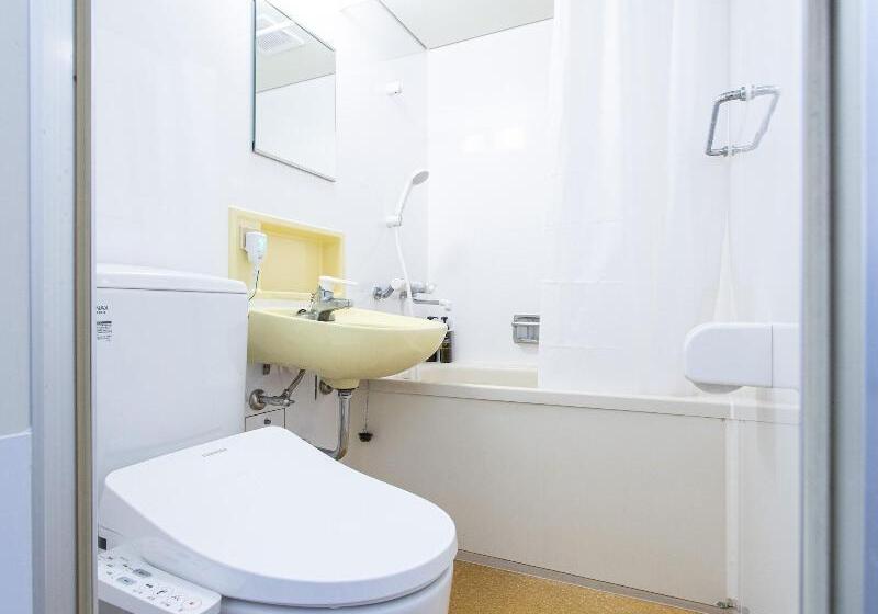 غرفة قياسية فردية, Tsuru Sendai