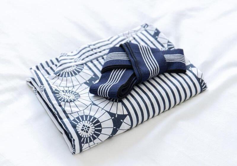 غرفة قياسية فردية, Tsuru Sendai