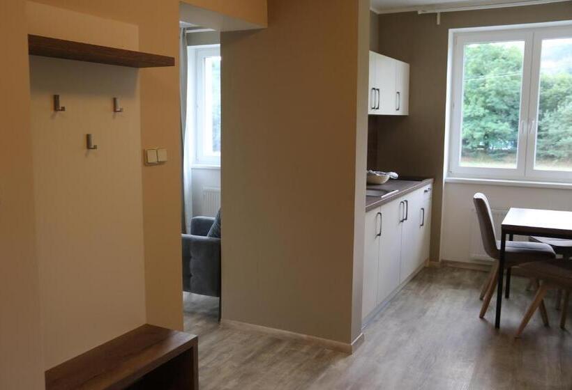 带阳台套房, Apartmány Lama