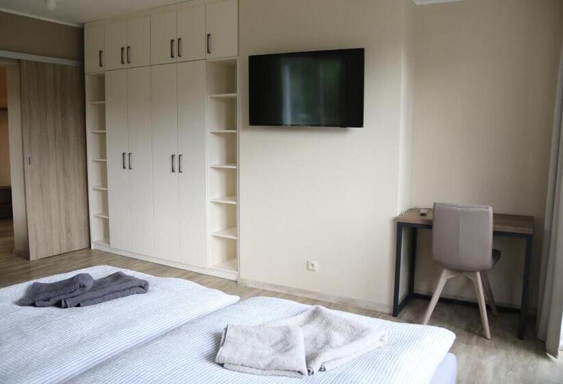 Люкс с Балконом, Apartmány Lama