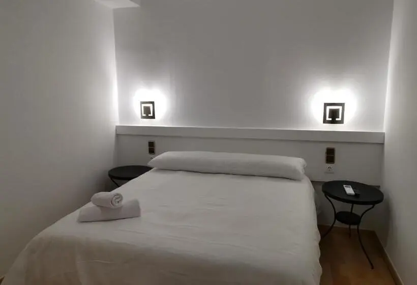 スタンダードルーム, Hostal Quinta Santillan