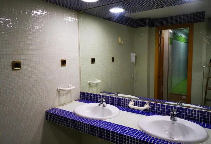 バス共有のスタンダードルーム, Hostal Quinta Santillan