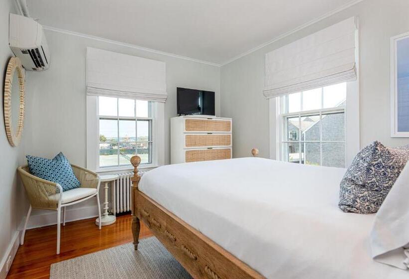 スタンダードルーム, Nantucket Periwinkle