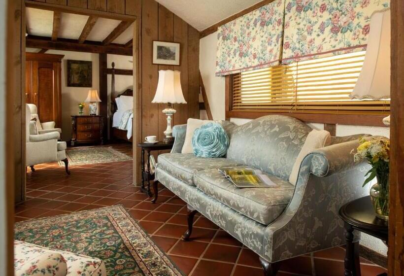 Superior Suite, Prospect Hill Inn & Restaurant