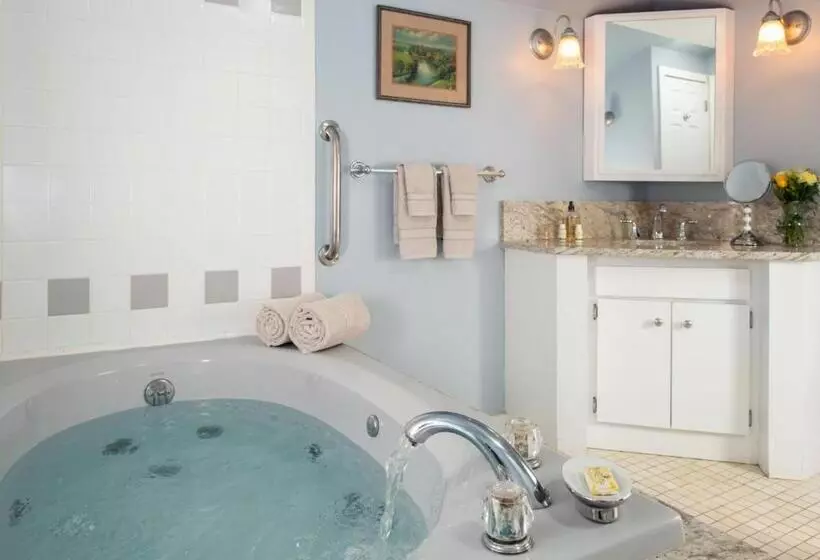Superior Suite, Prospect Hill Inn & Restaurant