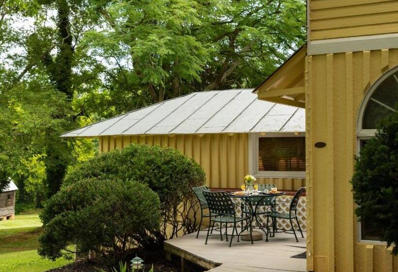 Superior Suite, Prospect Hill Inn & Restaurant