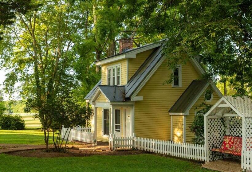 Suite Pool View, Prospect Hill Inn & Restaurant