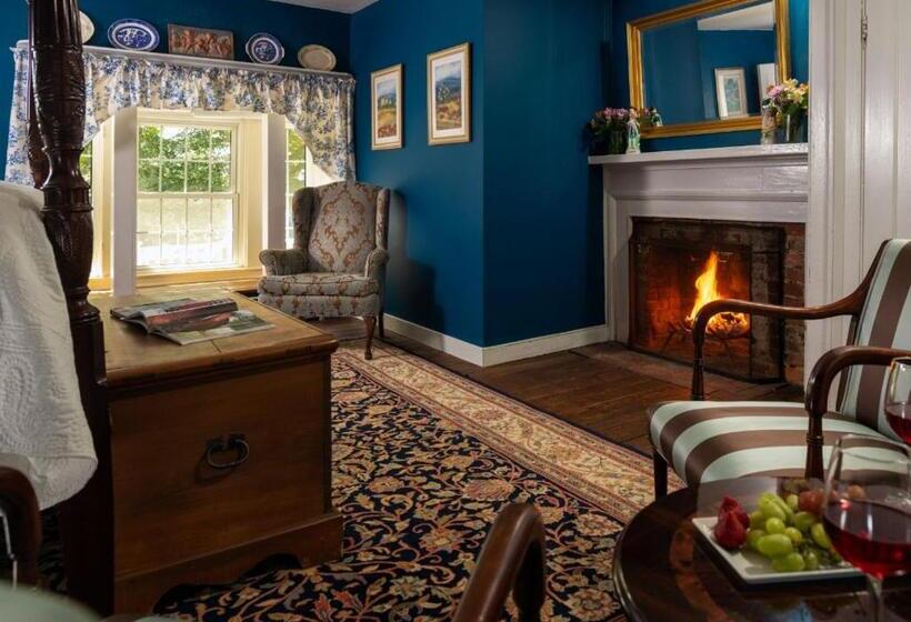 Deluxe Room, Prospect Hill Inn & Restaurant