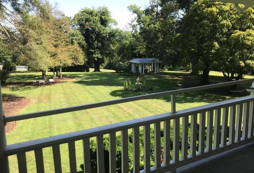 Suite with Balcony, Prospect Hill Inn & Restaurant