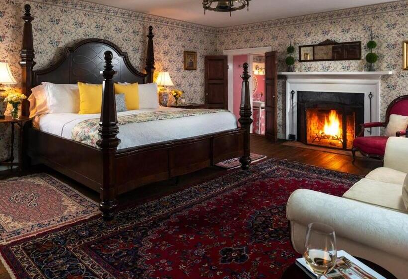 Suite with Balcony, Prospect Hill Inn & Restaurant