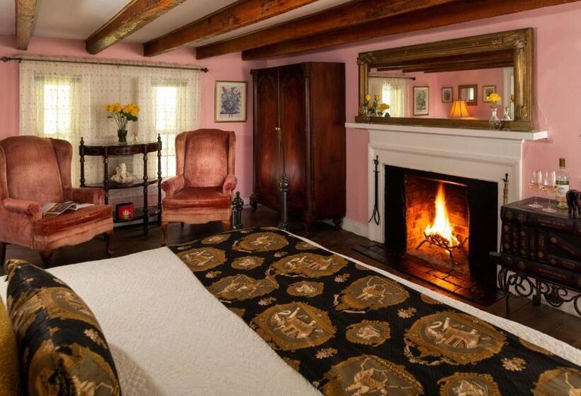 Deluxe Suite King Bed, Prospect Hill Inn & Restaurant