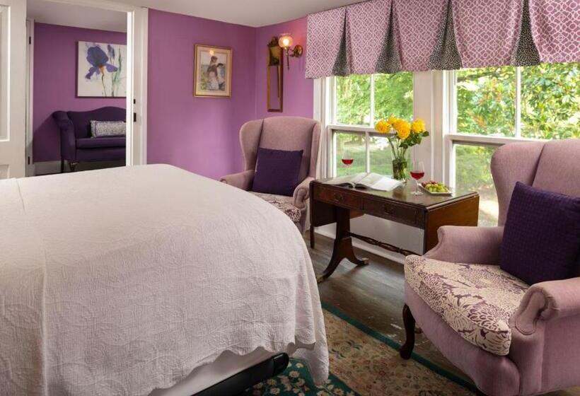 Deluxe Room, Prospect Hill Inn & Restaurant