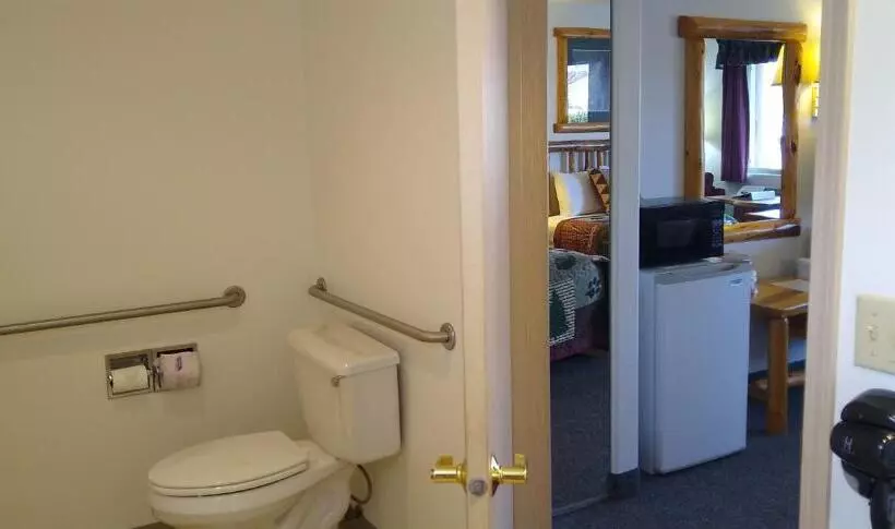 デラックスの4人部屋, Ponderosa Motel