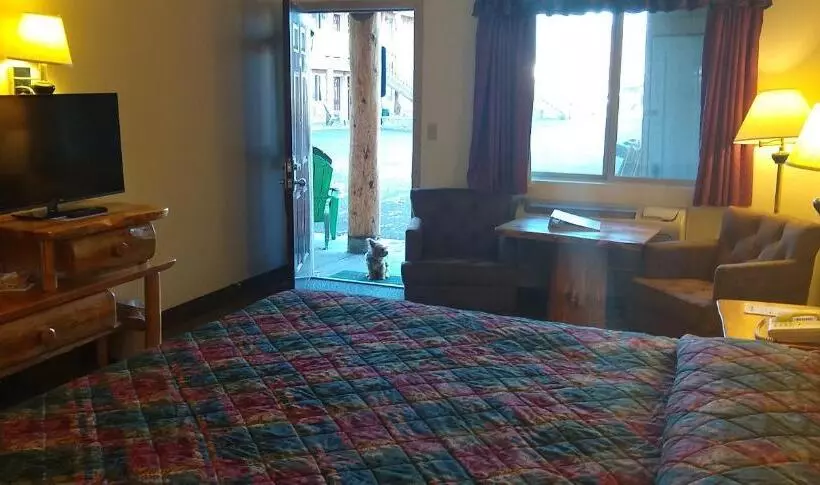 キングサイズベッドのデラックスルーム, Ponderosa Motel