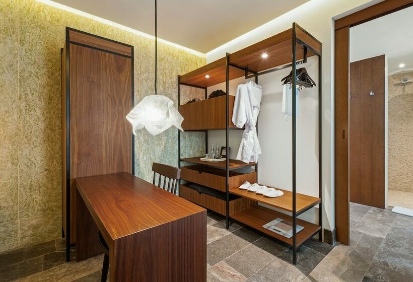 سوییت جونیور, Wayam Mundo Imperial