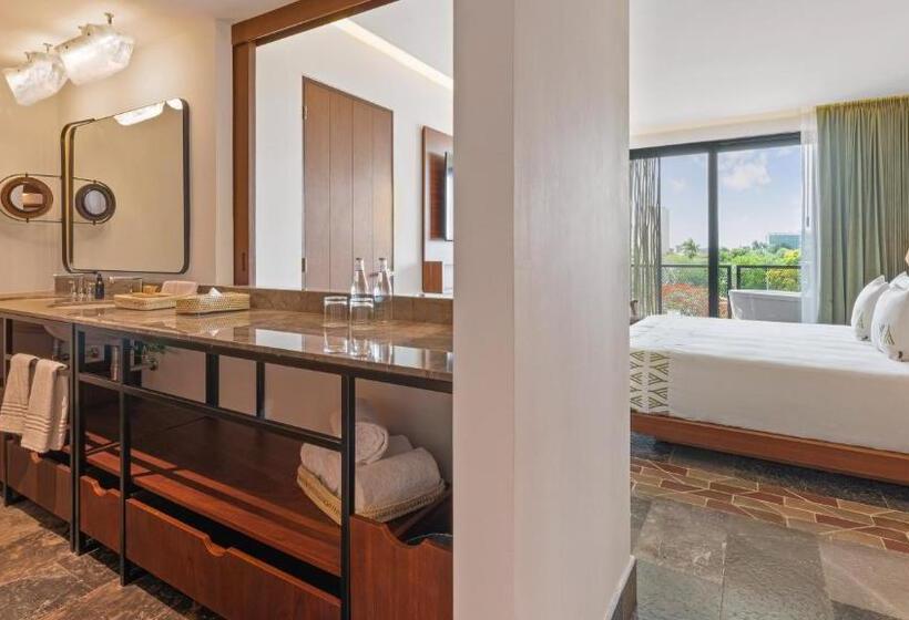 سوئیت مستر, Wayam Mundo Imperial