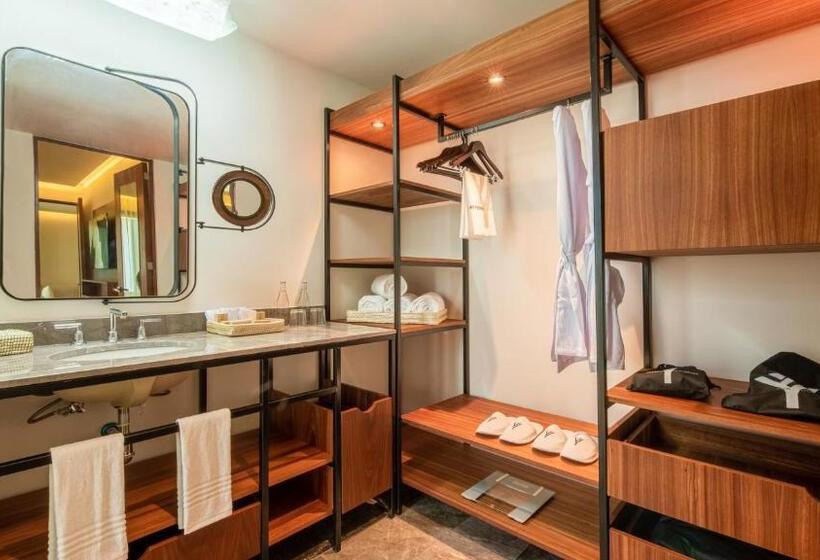 سوئیت مستر, Wayam Mundo Imperial