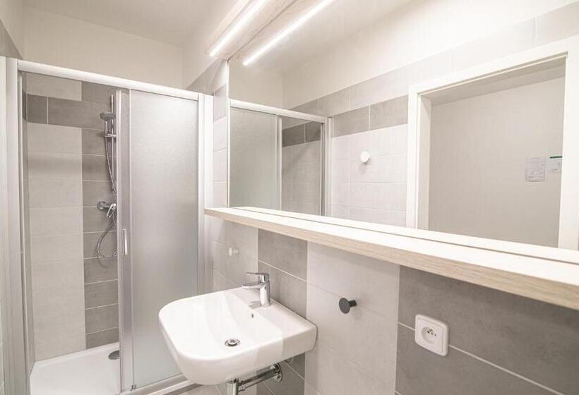 غرفة قياسية, Garni Hotel Roušarka